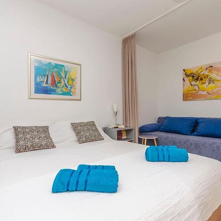 Apartments Daniela Vodice Bagian luar foto