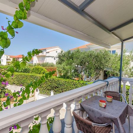 Apartments Daniela Vodice Bagian luar foto