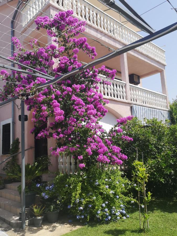Apartments Daniela Vodice Bagian luar foto