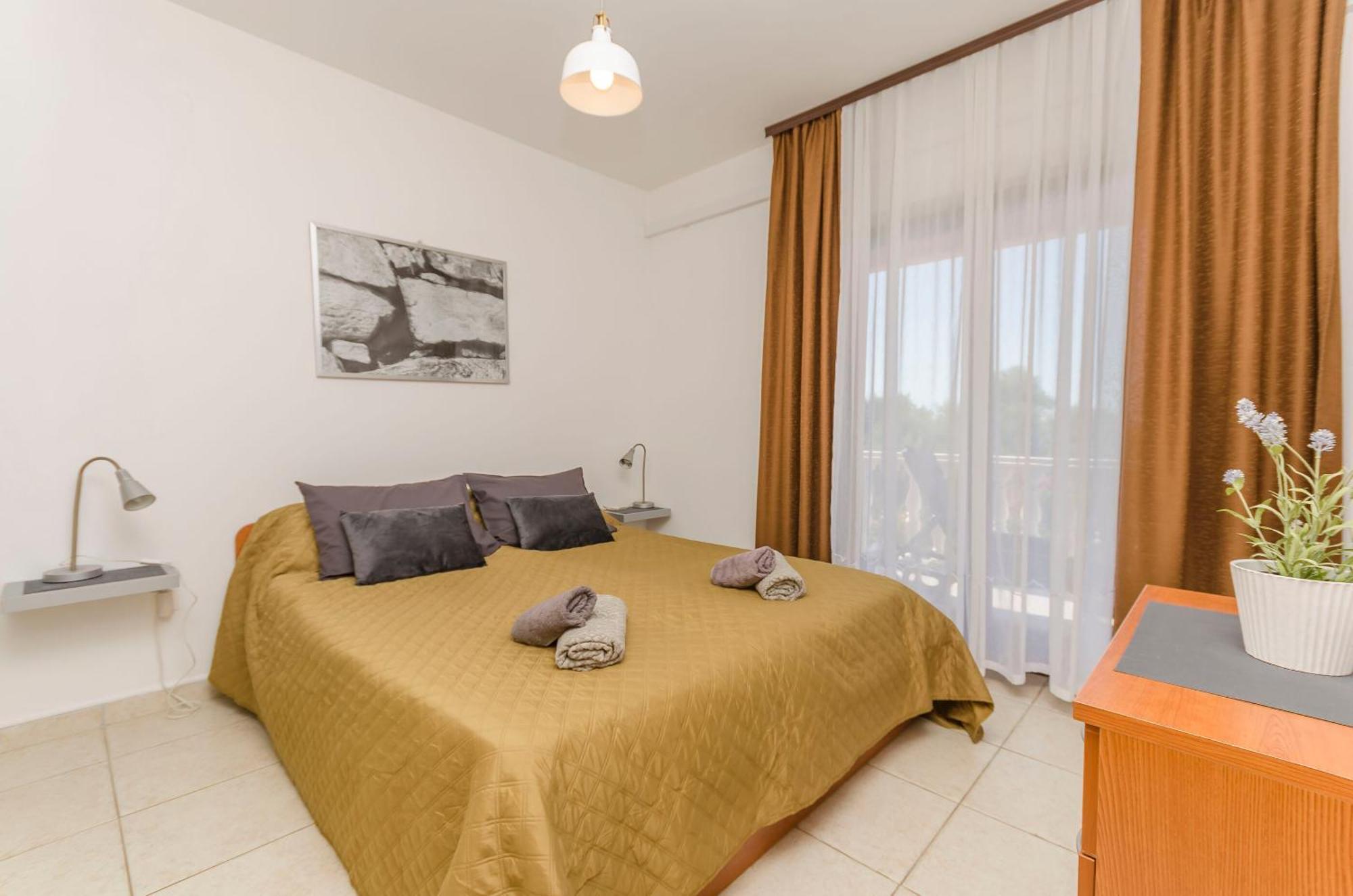 Apartments Daniela Vodice Bagian luar foto